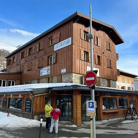 Cosy Centre Station 아파트 *