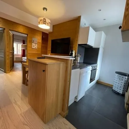 Cosy Centre Station Apartment Venosc